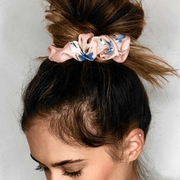 Floral Scrunchie - On Copacabana - Picture 7 of 8